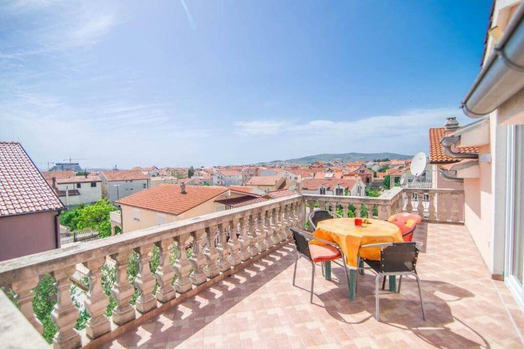 Apartmani Jerkin Vodice Exterior photo